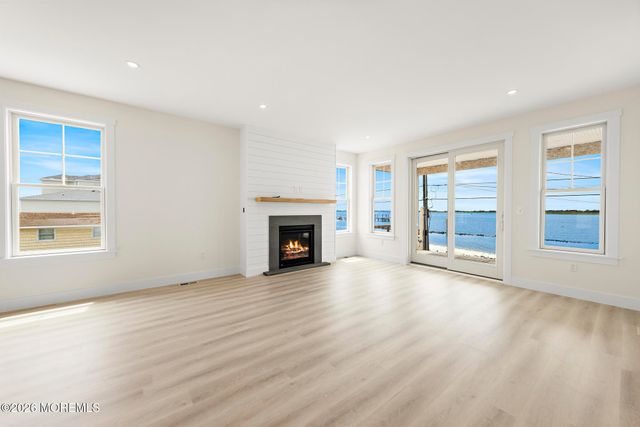 1131 S Green Street, Tuckerton, NJ 08087