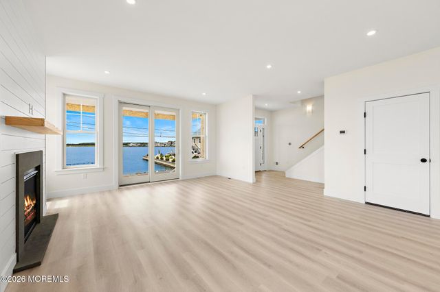 1131 S Green Street, Tuckerton, NJ 08087