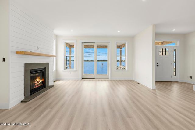1131 S Green Street, Tuckerton, NJ 08087