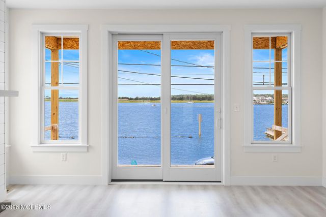 1131 S Green Street, Tuckerton, NJ 08087