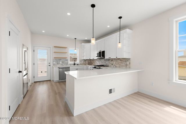 1131 S Green Street, Tuckerton, NJ 08087