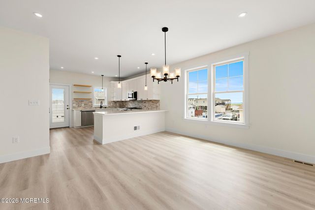 1131 S Green Street, Tuckerton, NJ 08087