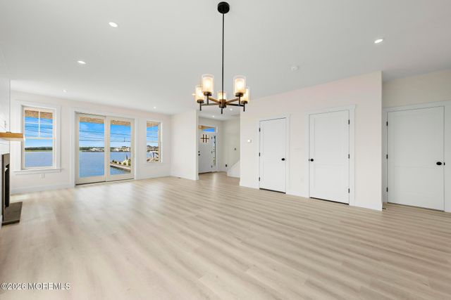 1131 S Green Street, Tuckerton, NJ 08087
