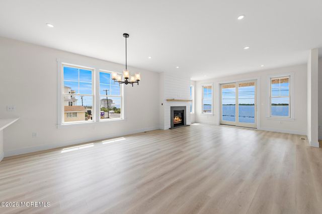1131 S Green Street, Tuckerton, NJ 08087