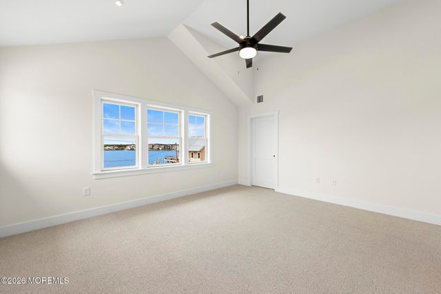 1131 S Green Street, Tuckerton, NJ 08087