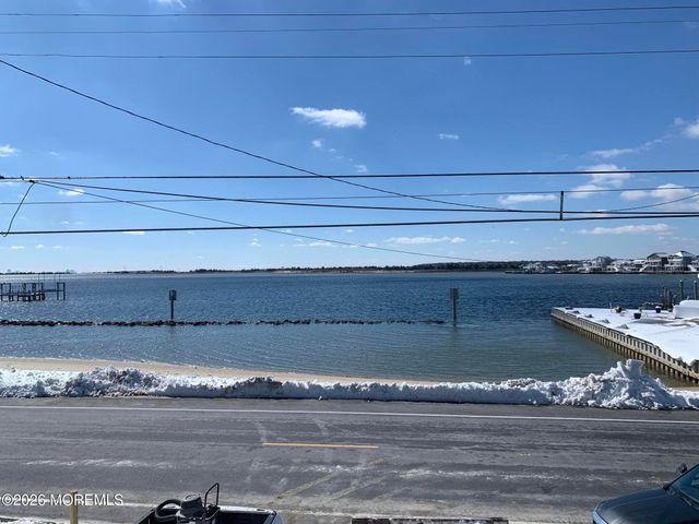1131 S Green Street, Tuckerton, NJ 08087