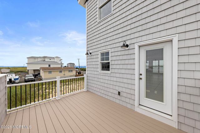 1131 S Green Street, Tuckerton, NJ 08087