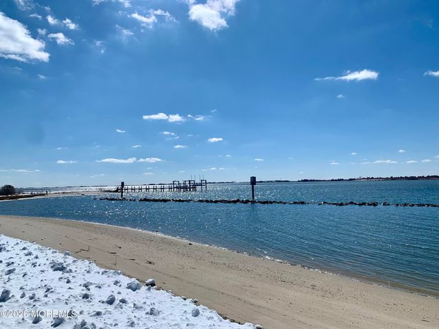 1131 S Green Street, Tuckerton, NJ 08087