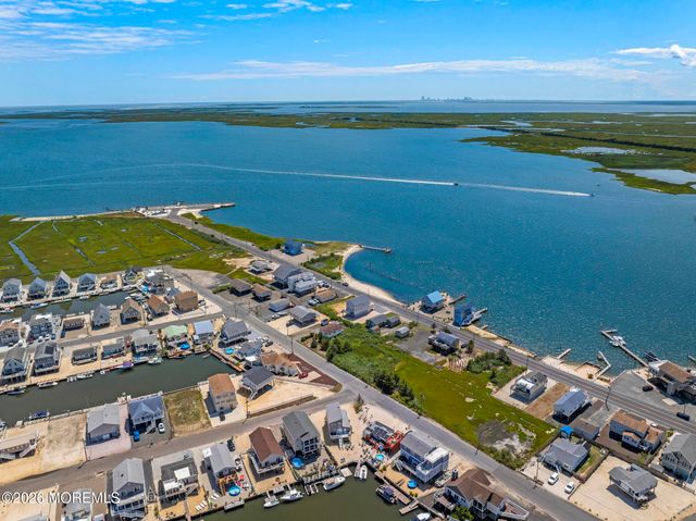 1131 S Green Street, Tuckerton, NJ 08087