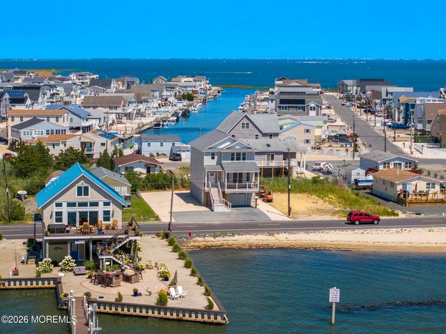 1131 S Green Street, Tuckerton, NJ 08087