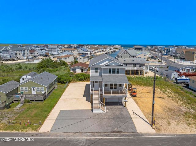 1131 S Green Street, Tuckerton, NJ 08087