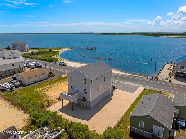 1131 S Green Street, Tuckerton, NJ 08087