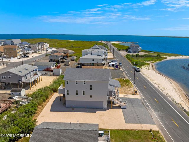 1131 S Green Street, Tuckerton, NJ 08087