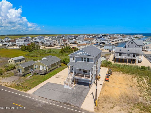 1131 S Green Street, Tuckerton, NJ 08087