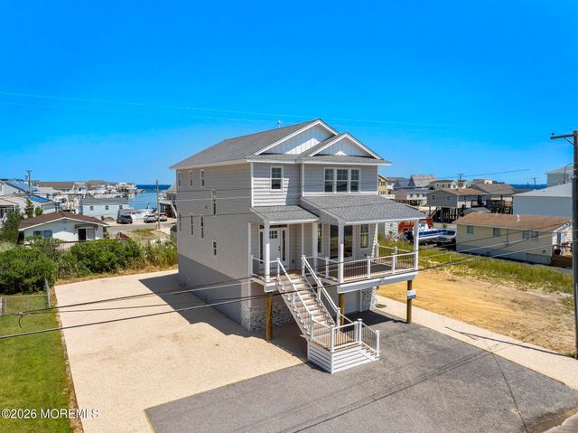 1131 S Green Street, Tuckerton, NJ 08087