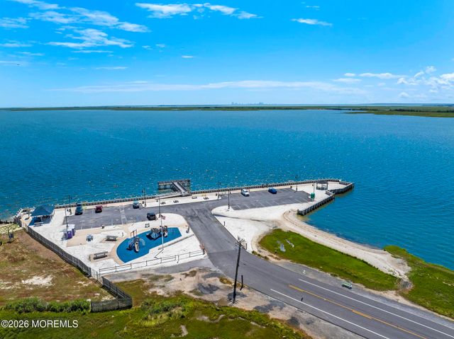 1131 S Green Street, Tuckerton, NJ 08087