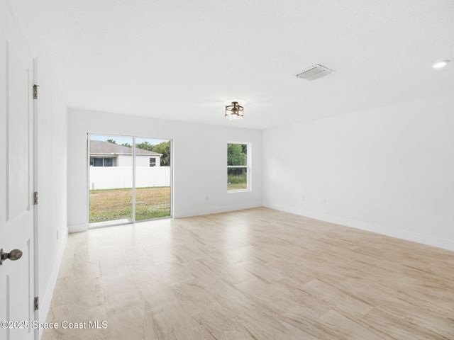 1332 Giddings Street SW, Palm Bay, FL 32908