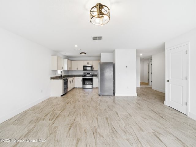 1332 Giddings Street SW, Palm Bay, FL 32908