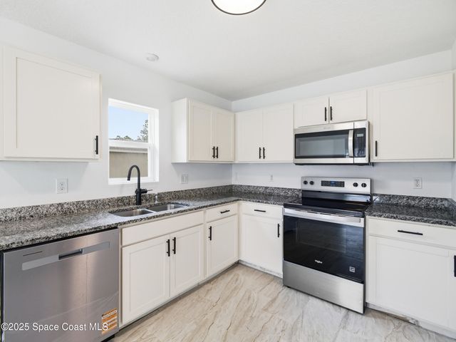 1332 Giddings Street SW, Palm Bay, FL 32908