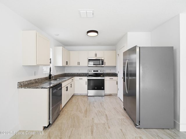 1332 Giddings Street SW, Palm Bay, FL 32908