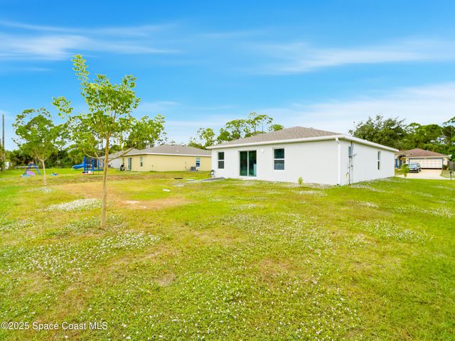 1332 Giddings Street SW, Palm Bay, FL 32908
