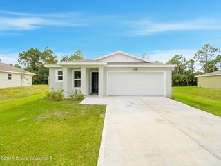 1332 Giddings Street SW, Palm Bay, FL 32908
