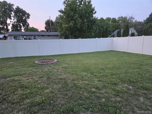 829 E Exchange Street, Owosso, MI 48867