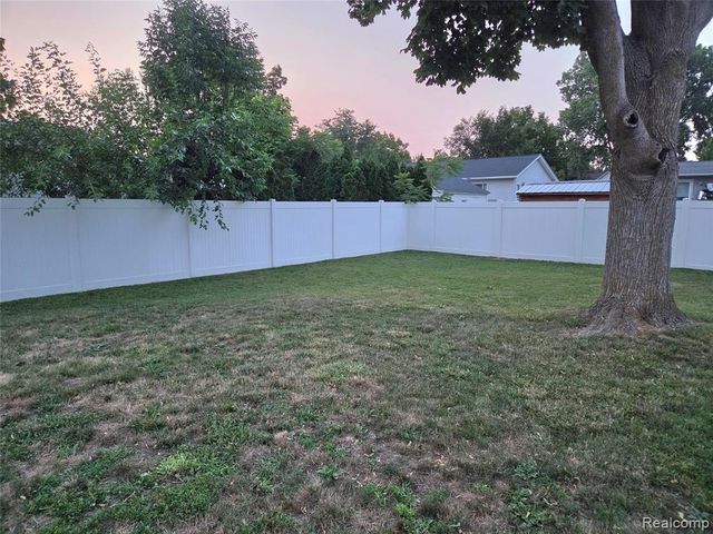 829 E Exchange Street, Owosso, MI 48867