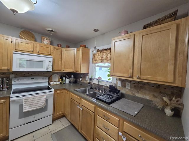 829 E Exchange Street, Owosso, MI 48867