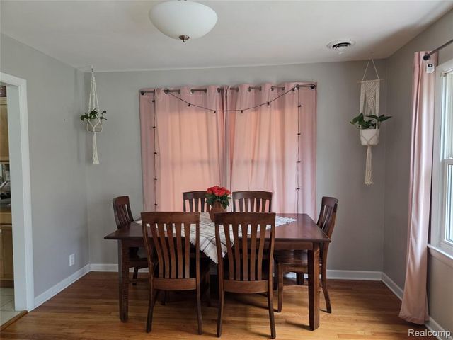 829 E Exchange Street, Owosso, MI 48867