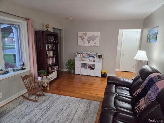 829 E Exchange Street, Owosso, MI 48867