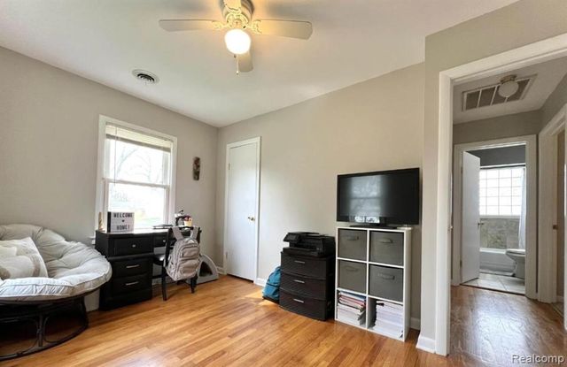 829 E Exchange Street, Owosso, MI 48867