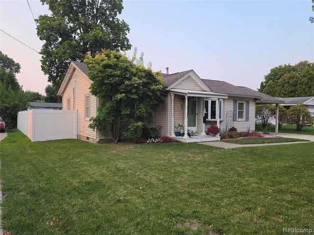 829 E Exchange Street, Owosso, MI 48867