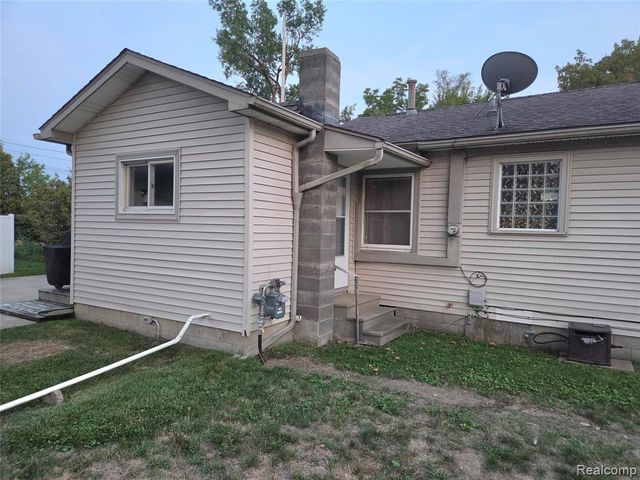 829 E Exchange Street, Owosso, MI 48867