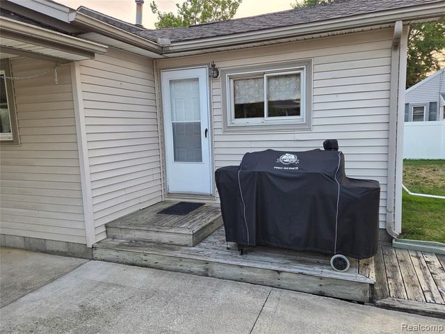 829 E Exchange Street, Owosso, MI 48867