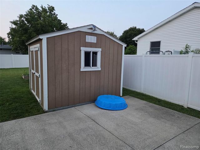 829 E Exchange Street, Owosso, MI 48867