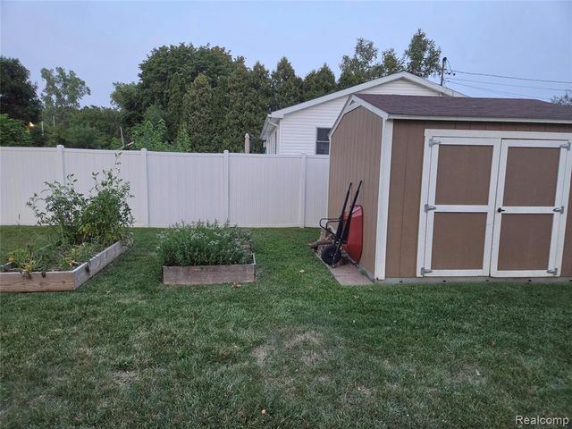 829 E Exchange Street, Owosso, MI 48867