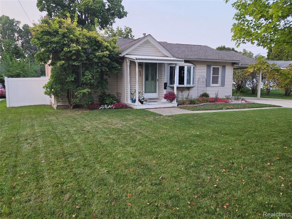 829 E Exchange Street, Owosso, MI 48867