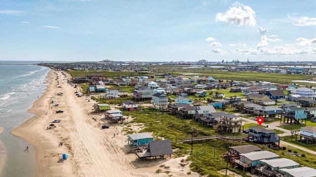 601 Wave Court, Surfside Beach, TX 77541