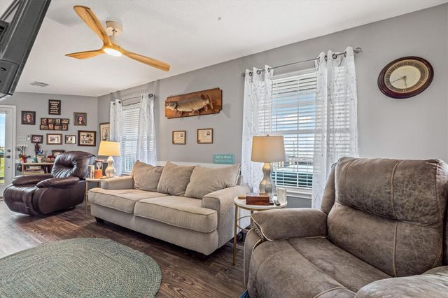 601 Wave Court, Surfside Beach, TX 77541