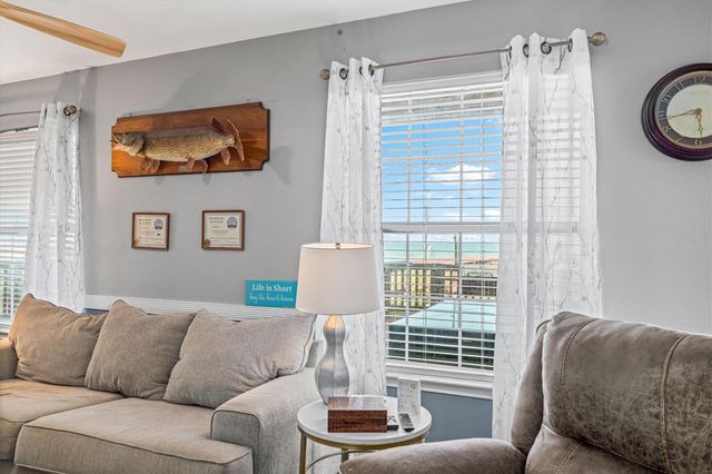 601 Wave Court, Surfside Beach, TX 77541