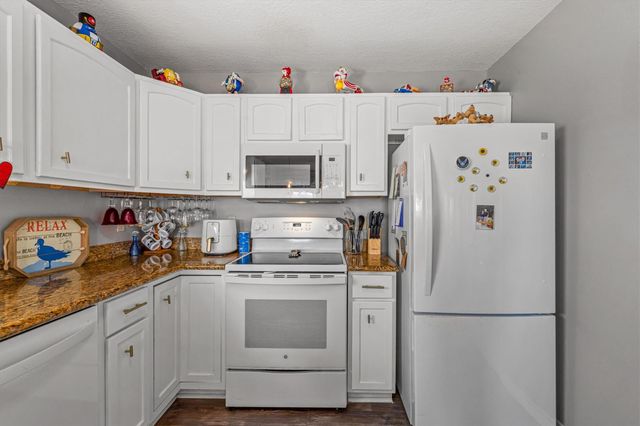 601 Wave Court, Surfside Beach, TX 77541