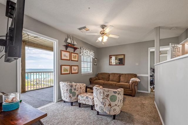 601 Wave Court, Surfside Beach, TX 77541