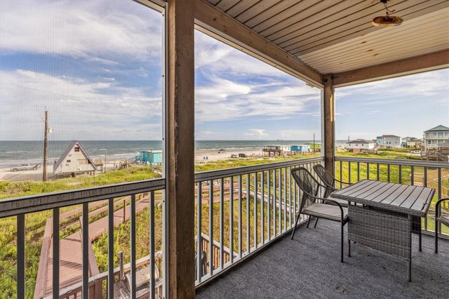 601 Wave Court, Surfside Beach, TX 77541