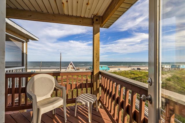601 Wave Court, Surfside Beach, TX 77541