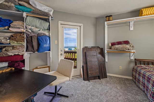 601 Wave Court, Surfside Beach, TX 77541