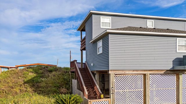 601 Wave Court, Surfside Beach, TX 77541