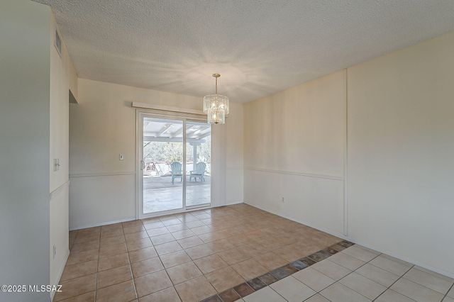 316 S Abrego Drive, Green Valley, AZ 85614