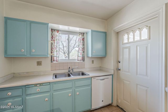 316 S Abrego Drive, Green Valley, AZ 85614