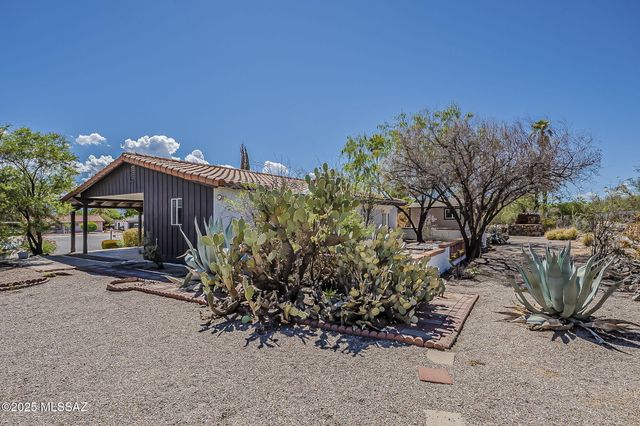 316 S Abrego Drive, Green Valley, AZ 85614